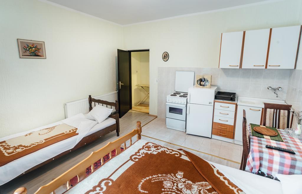 Guest House Bajceta Херцег-Новий Екстер'єр фото